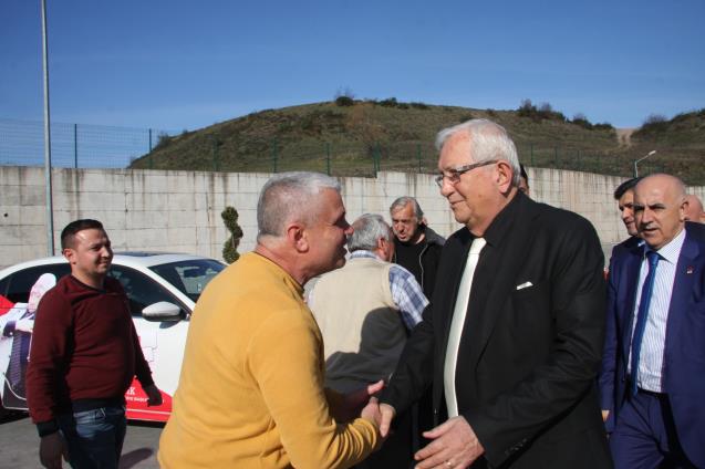 Sıkıntılarını dinledi..