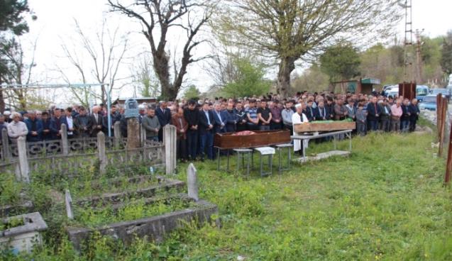 Aynı gün öldüler, yan yana gömüldüler…